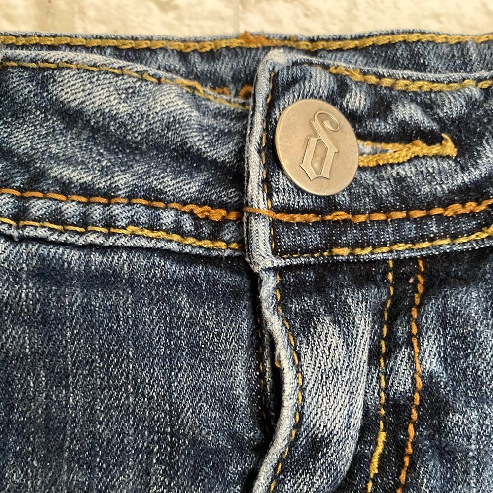 Decree Super Skinny Distressed Shorts Size 3 - Picture 3 of 6